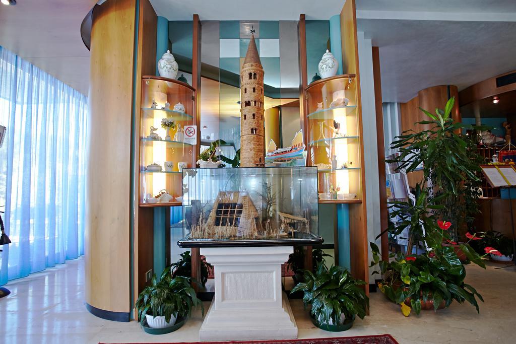 Hotel Sara Каорле Екстер'єр фото