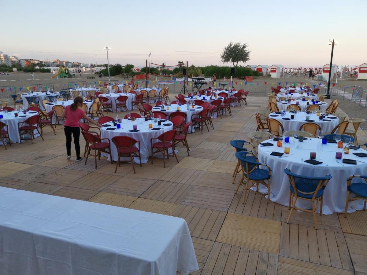 Hotel Sara Каорле Екстер'єр фото